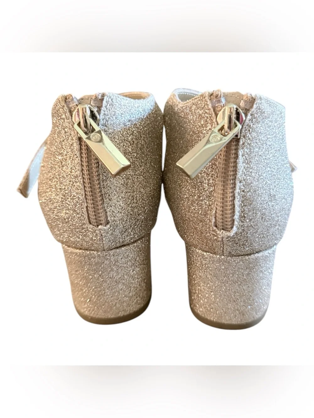 NWOT Michael Kors Kids 2 gold glitter dress sandals with an adjustable strap